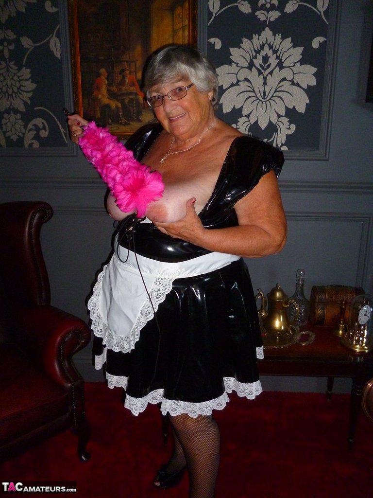 Fat old maid Grandma Libby doffs her uniform to pose nude in stockings foto porno #428350801