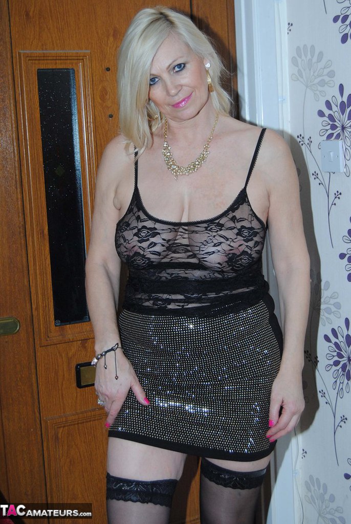 Hot mature blonde Dimonty lifts sheer lace dress to reveal big floppy tits ポルノ写真 #428497809