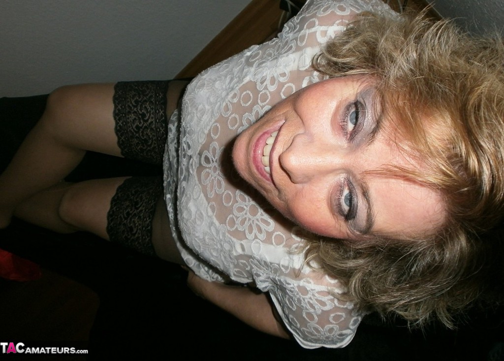 Blonde amateur Caro looses her large boobs from a retro bra in hosiery foto porno #428197623 | TAC Amateurs Pics, Caro, BBW, porno móvil