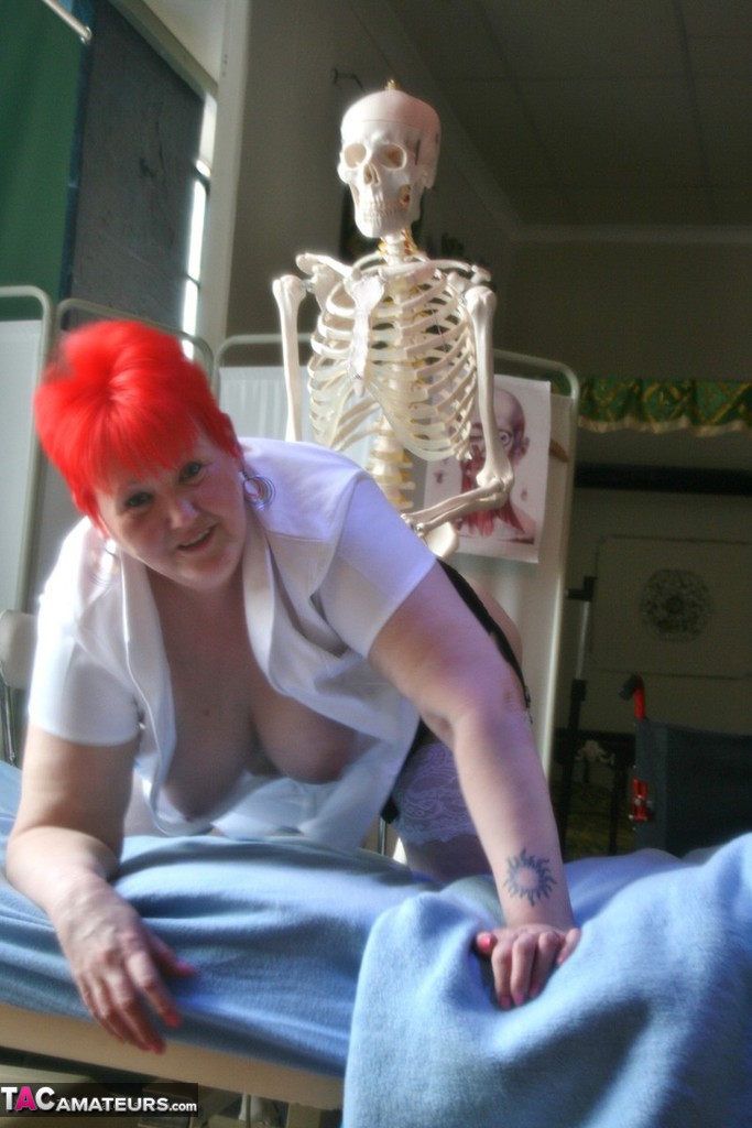 Older redheaded BBW Valgasmic Exposed has sexual relations with a skeleton porn photo #427351932