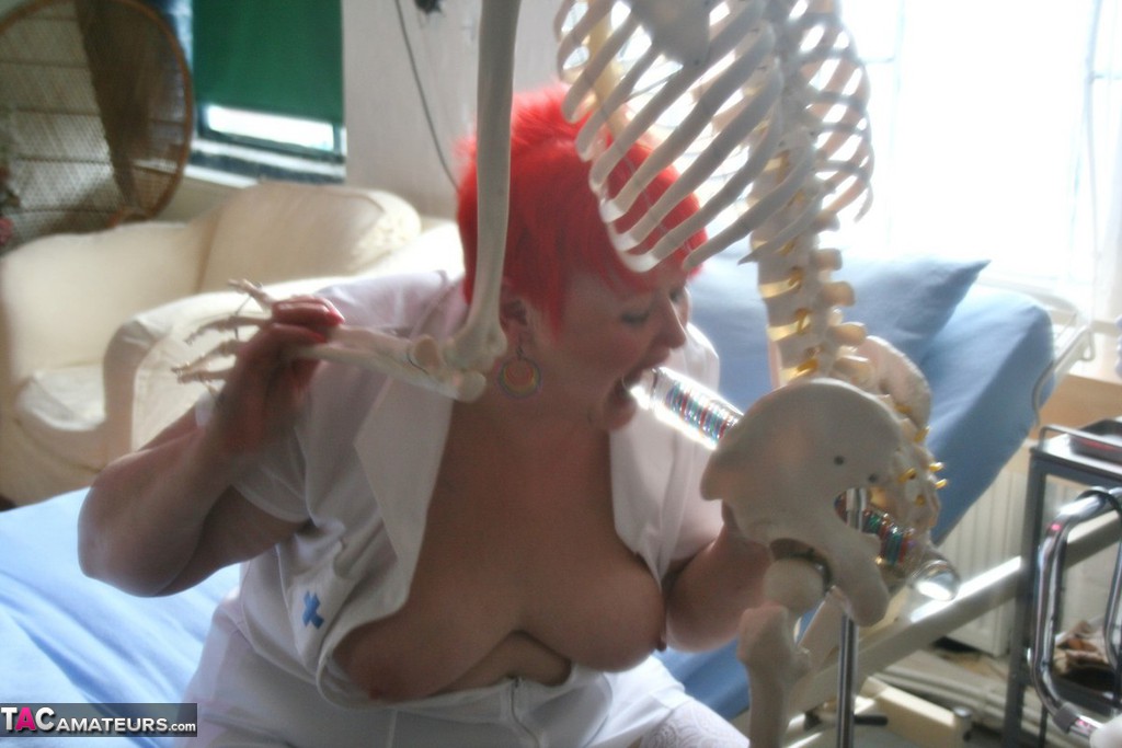 Older redheaded BBW Valgasmic Exposed has sexual relations with a skeleton porno foto #427352011 | TAC Amateurs Pics, Valgasmic Exposed, SSBBW, mobiele porno