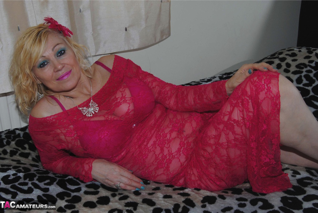 Older blonde Dimonty casually releases her saggy tits from a pink dress porno fotky #428041103