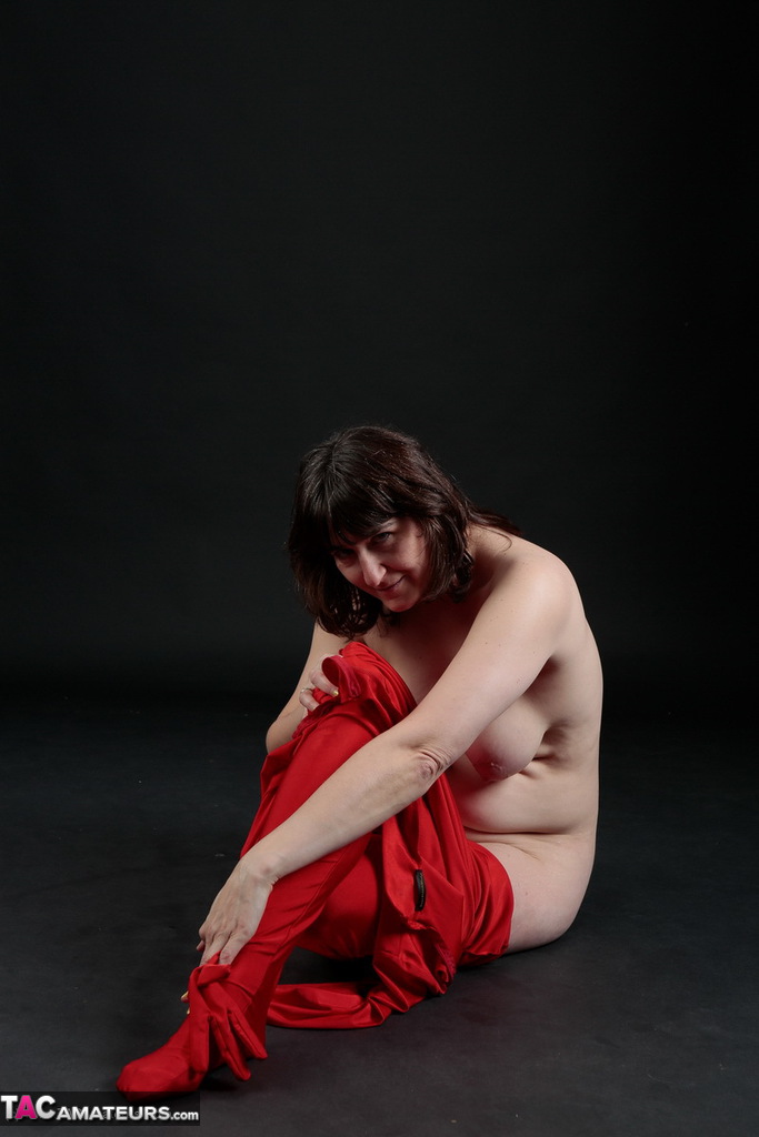 Passionate amateur mature woman gets naked and shows her natural curves porno foto #424844411 | TAC Amateurs Pics, HotMilf, Mature, mobiele porno