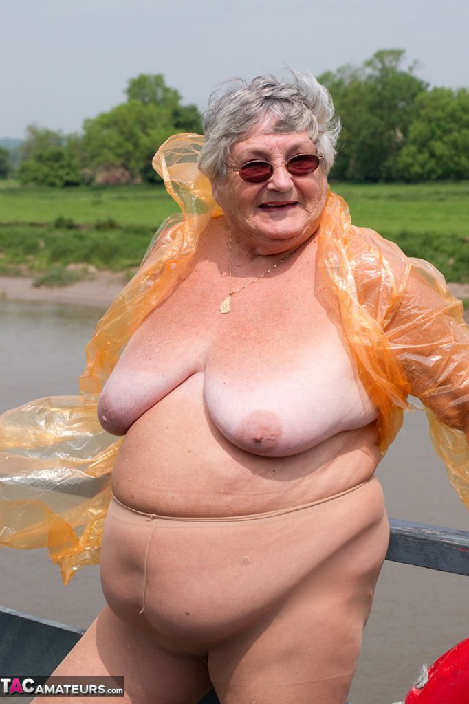 Obese British amateur Grandma Libby casts off a see-through raincoat ポルノ写真 #425966194 | TAC Amateurs Pics, Grandma Libby, Granny, モバイルポルノ