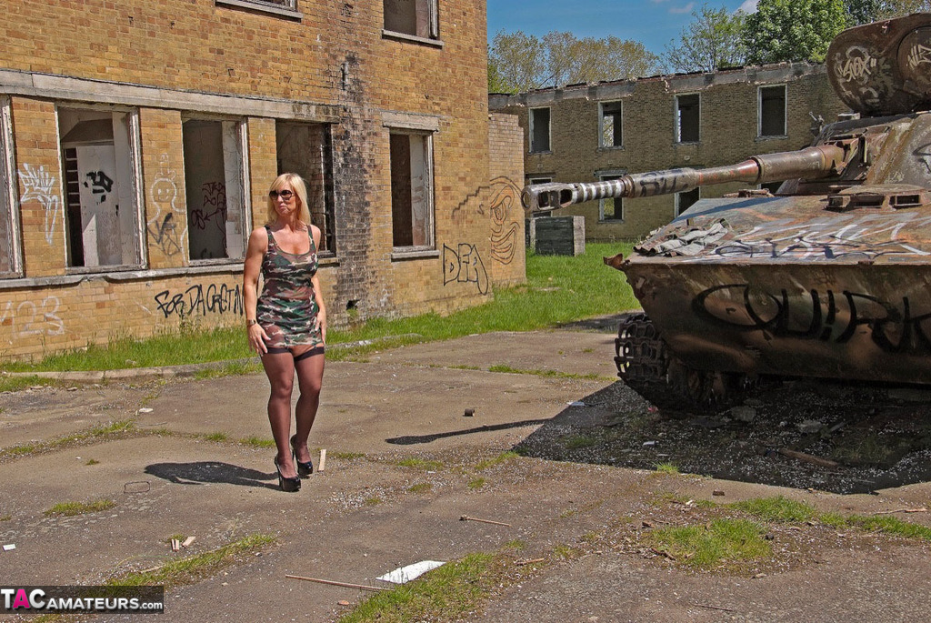 Blonde chick Melody removes her camouflage dress to model lingerie on a tank foto pornográfica #424259007 | TAC Amateurs Pics, Melody, MILF, pornografia móvel