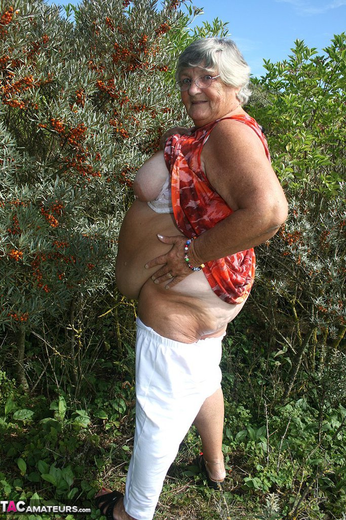 Obese Nan Grandma Libby Strips Totally Naked Out By Evergreen Trees