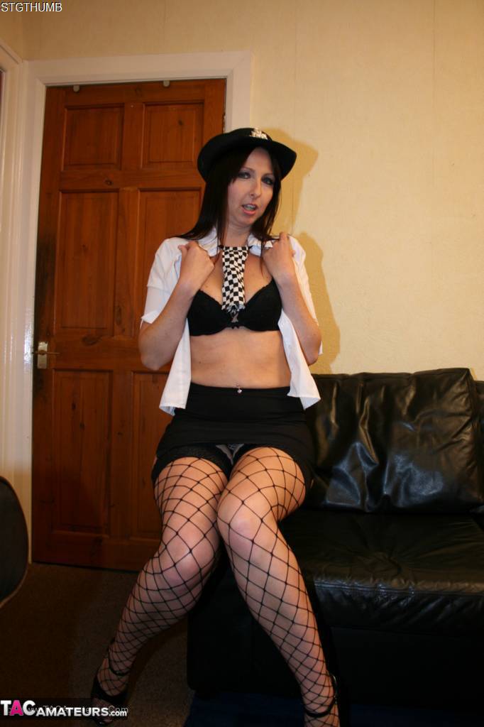 Long legged UK policewoman Tracey Lain does anal sex in fishnet stockings foto pornográfica #427191500
