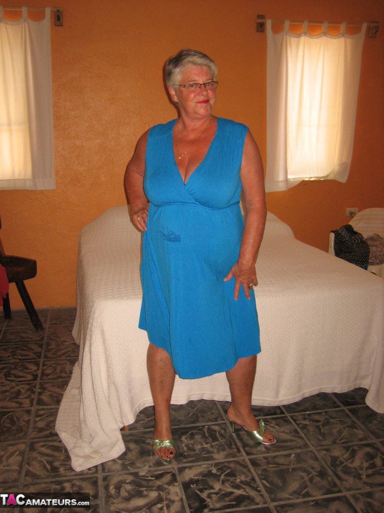 Fat granny steps out of white underwear to finish getting naked foto porno #423914703