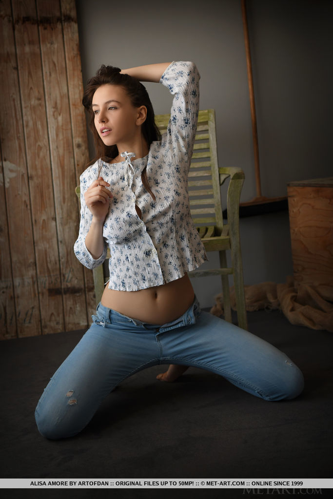 Sweet brunette teen Alisa Amore removes blue jeans on way to modeling naked foto porno #424196600