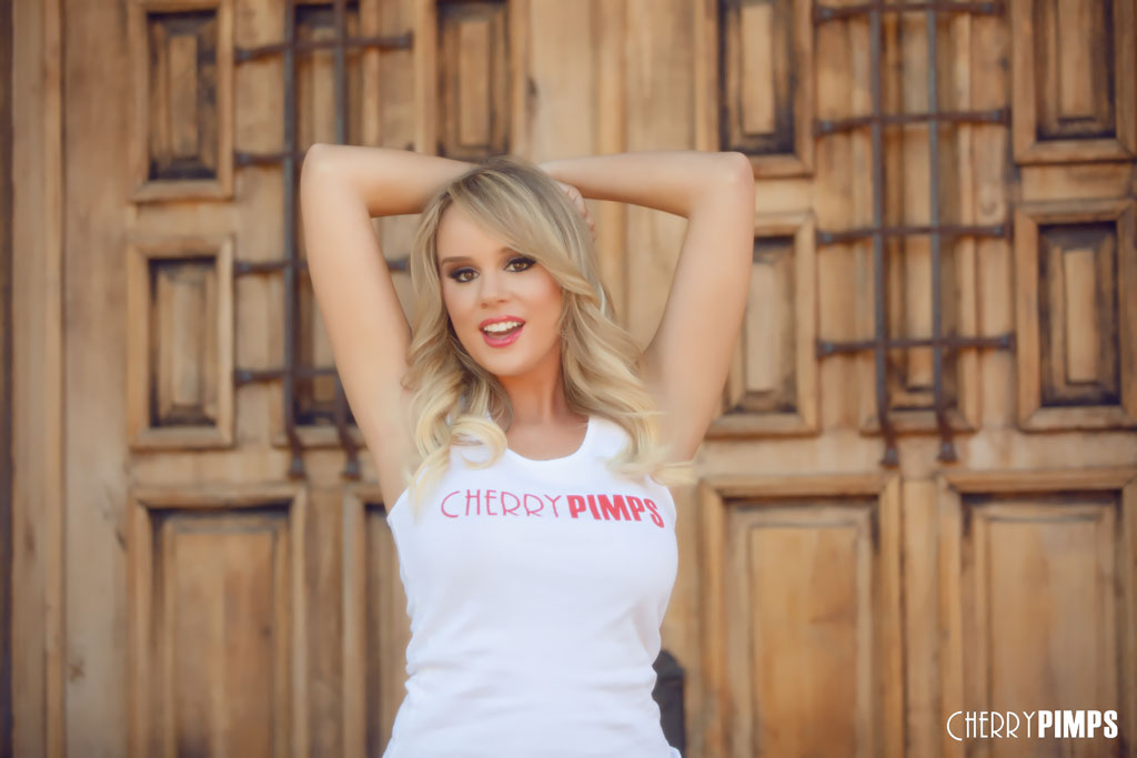 Sexy blonde Alexis Adams exposes her nice tits in white underwear porno foto #425426076