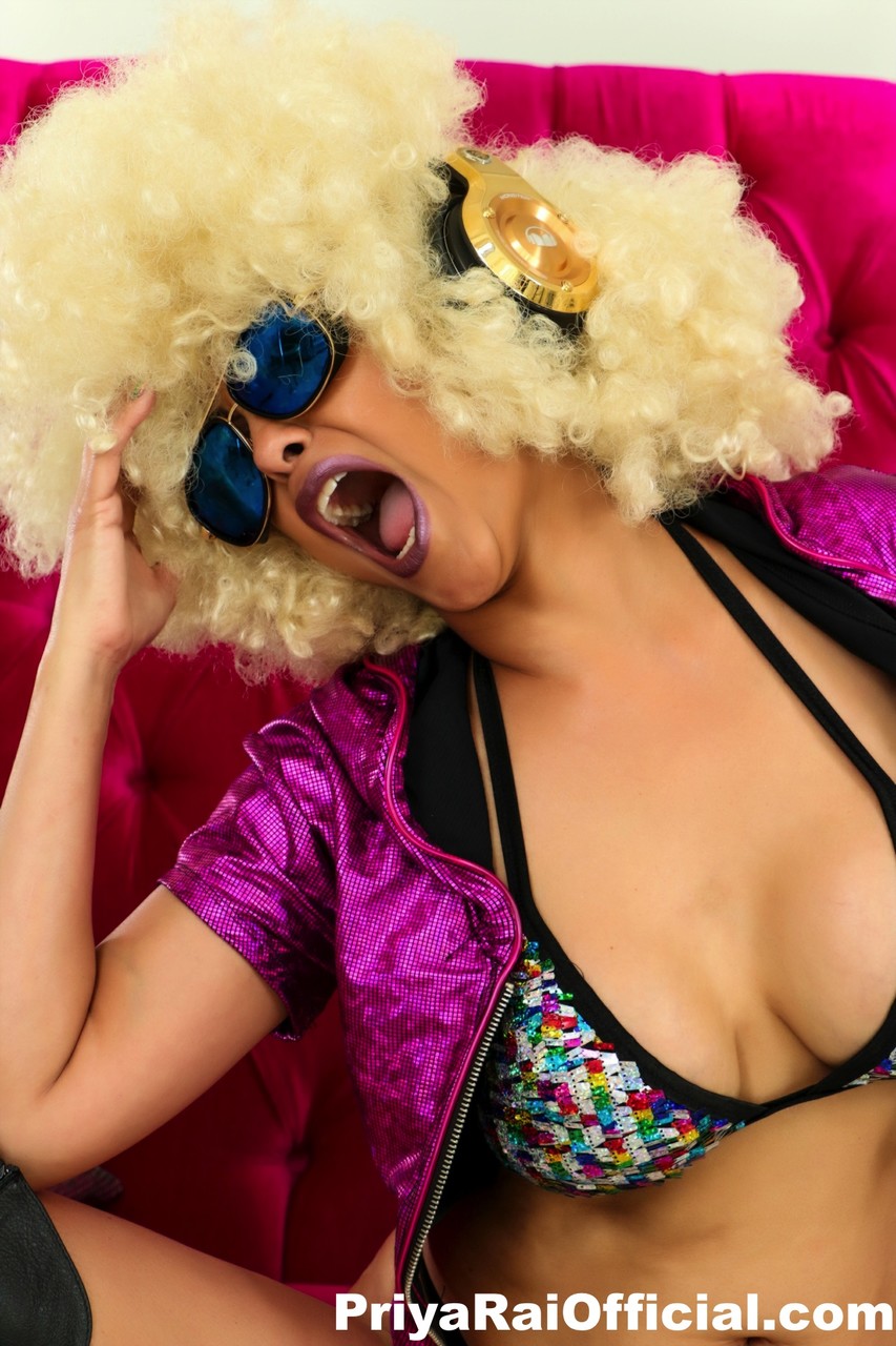 DJ Priya Rai has some fun with a blonde afro wig foto porno #425870948