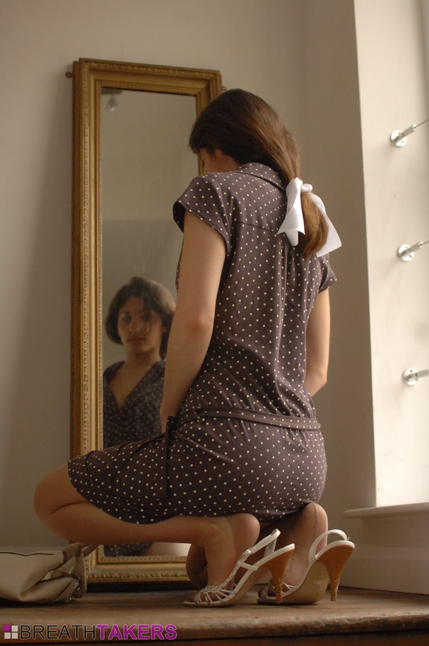 Hot brunette Steffi opens her shirt & removes her vintage girdle & stockings foto porno #428953410