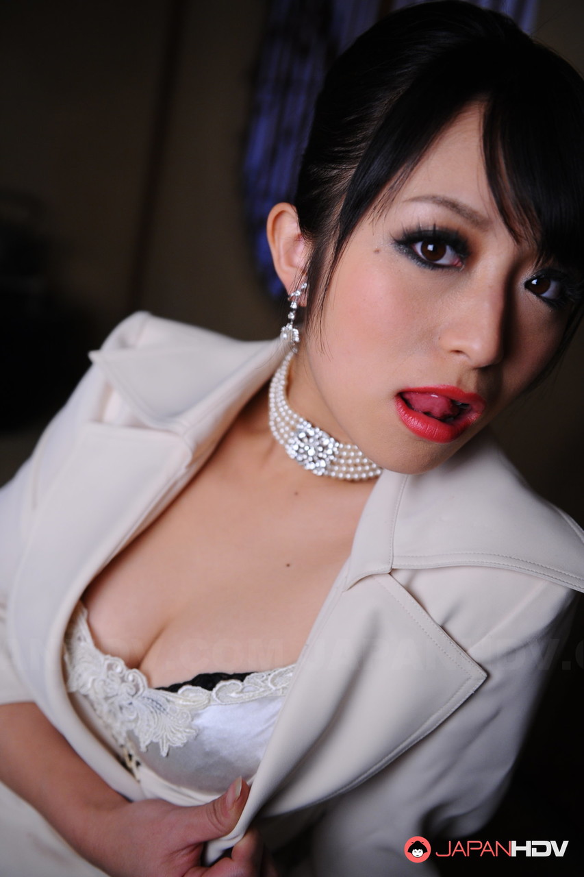 Classy Japanese model Nana Kunimi flashes her lace bra with red lips 色情照片 #425592168 | Japan HDV Pics, Nana Kunimi, Japanese, 手机色情