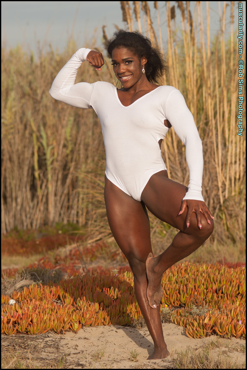 Ebony bodybuilder Jaquita Person Taylor flexes her ripped body while outdoors porno fotoğrafı #427515001 | Muscularity Pics, Jaquita Person Taylor, Ebony, mobil porno
