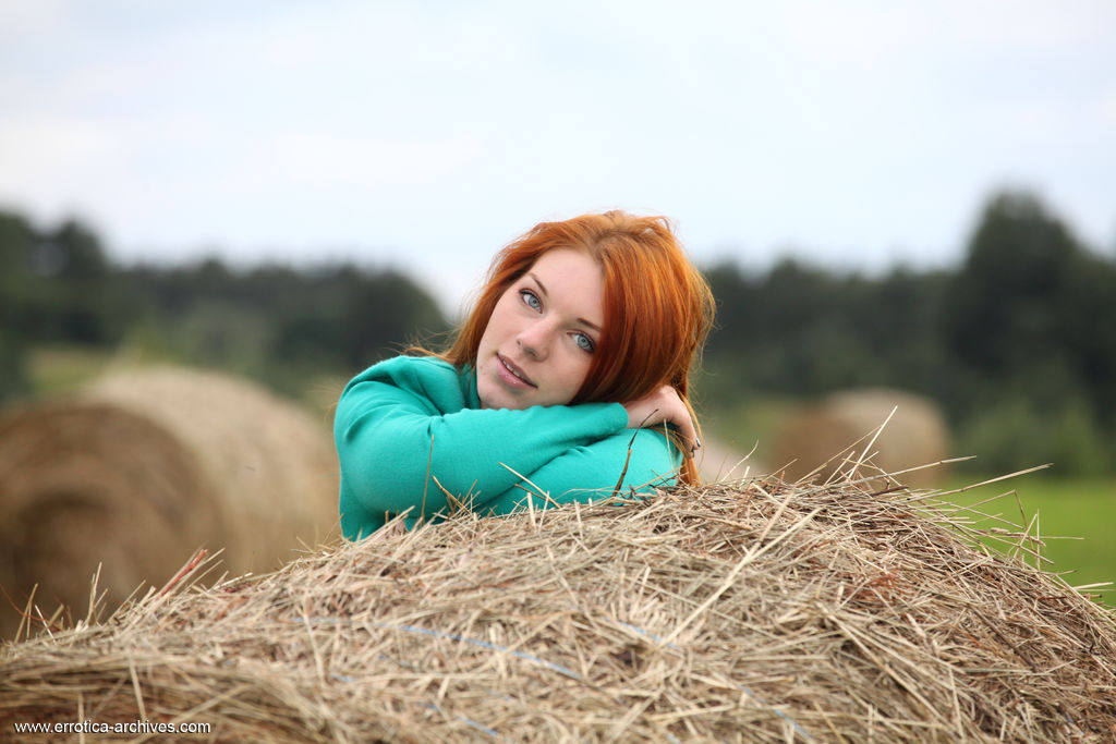 Natural redhead Amber A poses her naked teen body on round bale of hay zdjęcie porno #426468089 | Errotica Archives Pics, Amber A, Redhead, mobilne porno