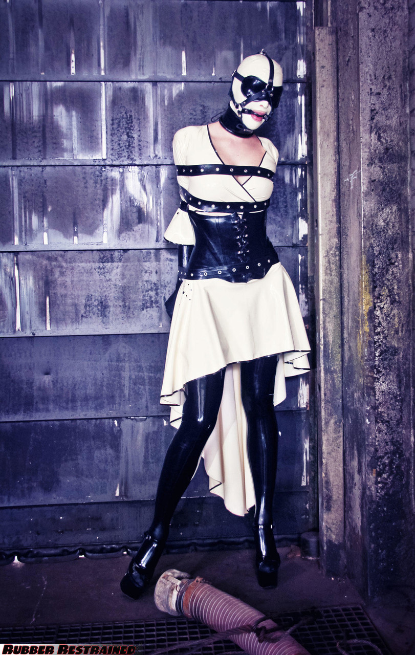 Club Rubber Restrained After hours 色情照片 #424869670 | Club Rubber Restrained Pics, Dutch Dame, Latex, 手机色情