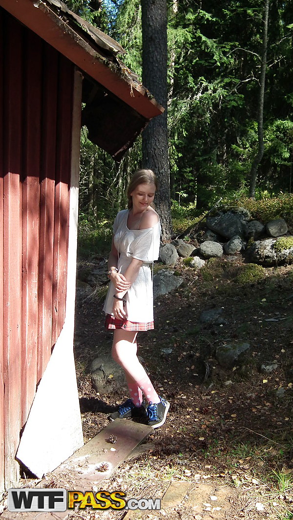 Solo girl shows her tits and twat while forcing entry into abandoned cabin foto porno #422505169 | Private Sex Tapes Pics, Evelina Juliet, Homemade, porno ponsel