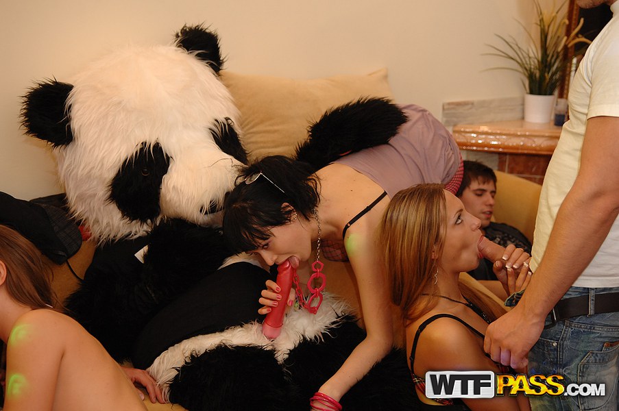 Real fucking videos where the naked students and drunk girls partying have the 色情照片 #422874136 | College Fuck Parties Pics, Lerok, Ava, Grace, Amelia, Genesis, Margot, Penny, Viola, Party, 手机色情