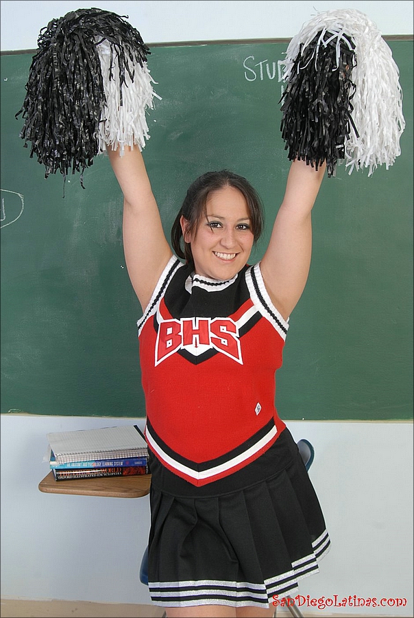 Chubby cheerleader exposes her tits after upskirt panty action foto porno #422874066