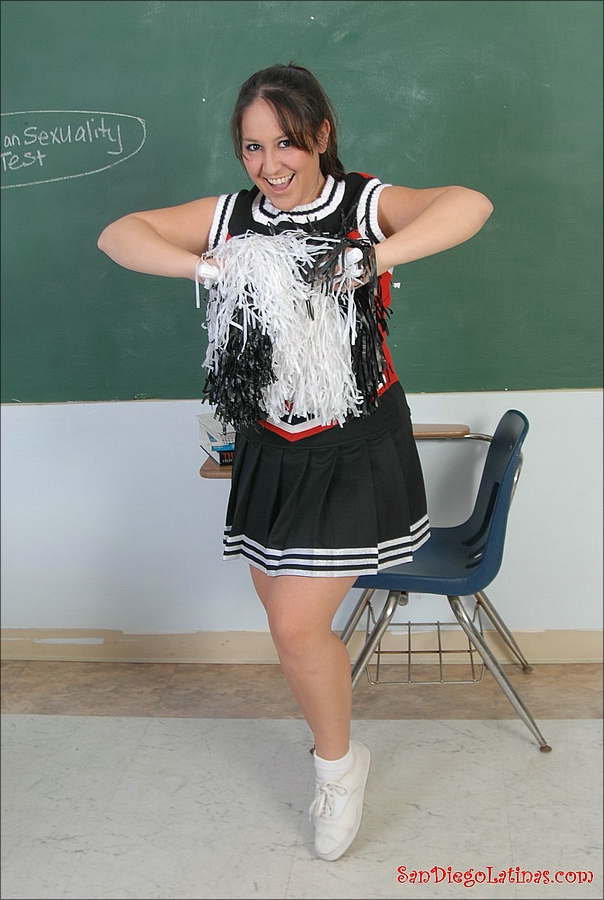 Chubby cheerleader exposes her tits after upskirt panty action ポルノ写真 #422874076