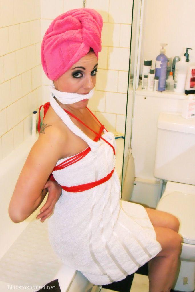 Black Fox Bound Pink n White Towel Tied foto porno #426504936