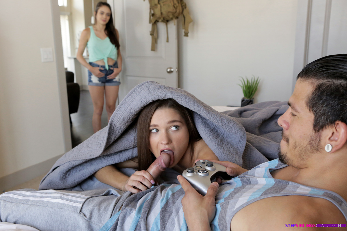 Step siblings Ashly Anderson & Zoe Bloom have a 3some with adopted brother ポルノ写真 #423524366 | Step Siblings Caught Pics, Ashly Anderson, Zoe Bloom, Threesome, モバイルポルノ