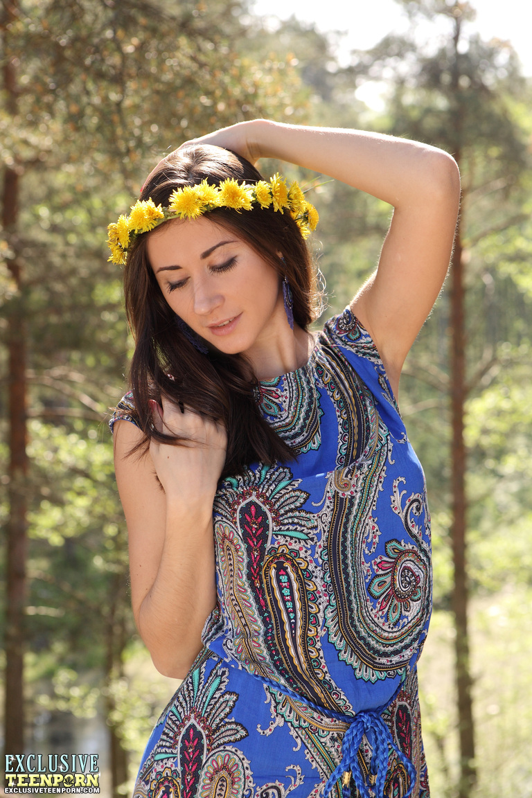 Teen amateur Marusha wears a crown of flowers during a finger fuck in a forest porno fotoğrafı #428238738 | Exclusive Teen Porn Pics, Marusha, Pussy, mobil porno