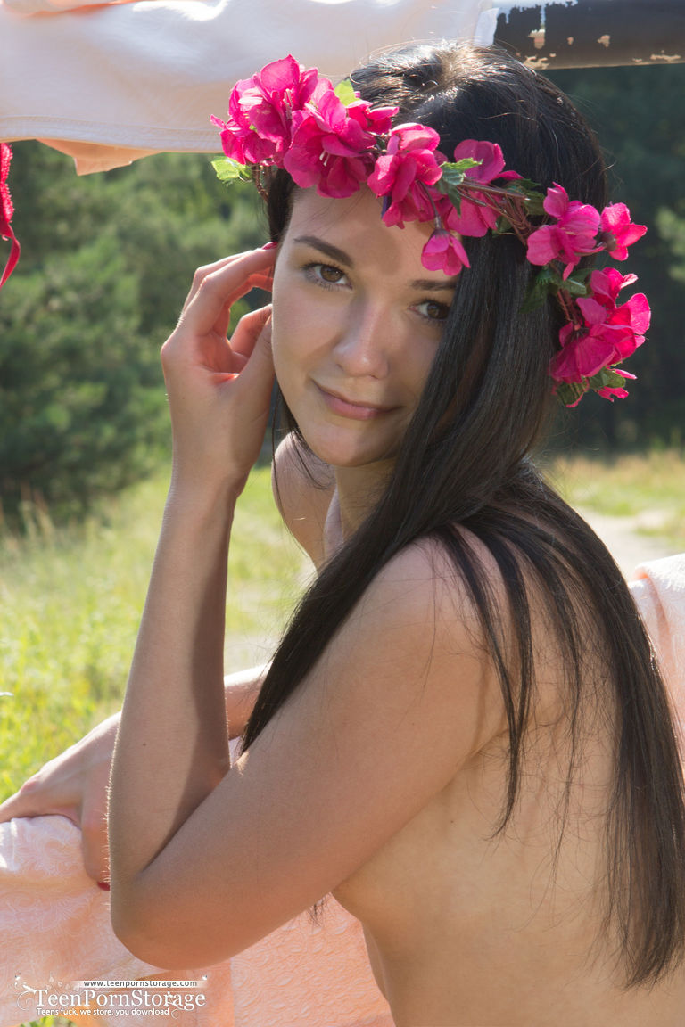 Young brunette Olivia wears a crown of flowers while exposing her clit Porno-Foto #428931908 | Teen Porn Storage Pics, Olivia, Teen, Mobiler Porno