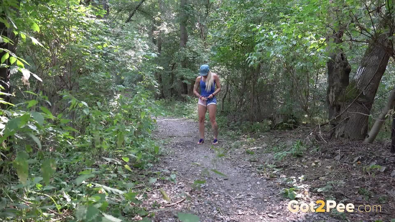 Gorgeous blonde pissing in the forest for Got2Pee порно фото #425361327
