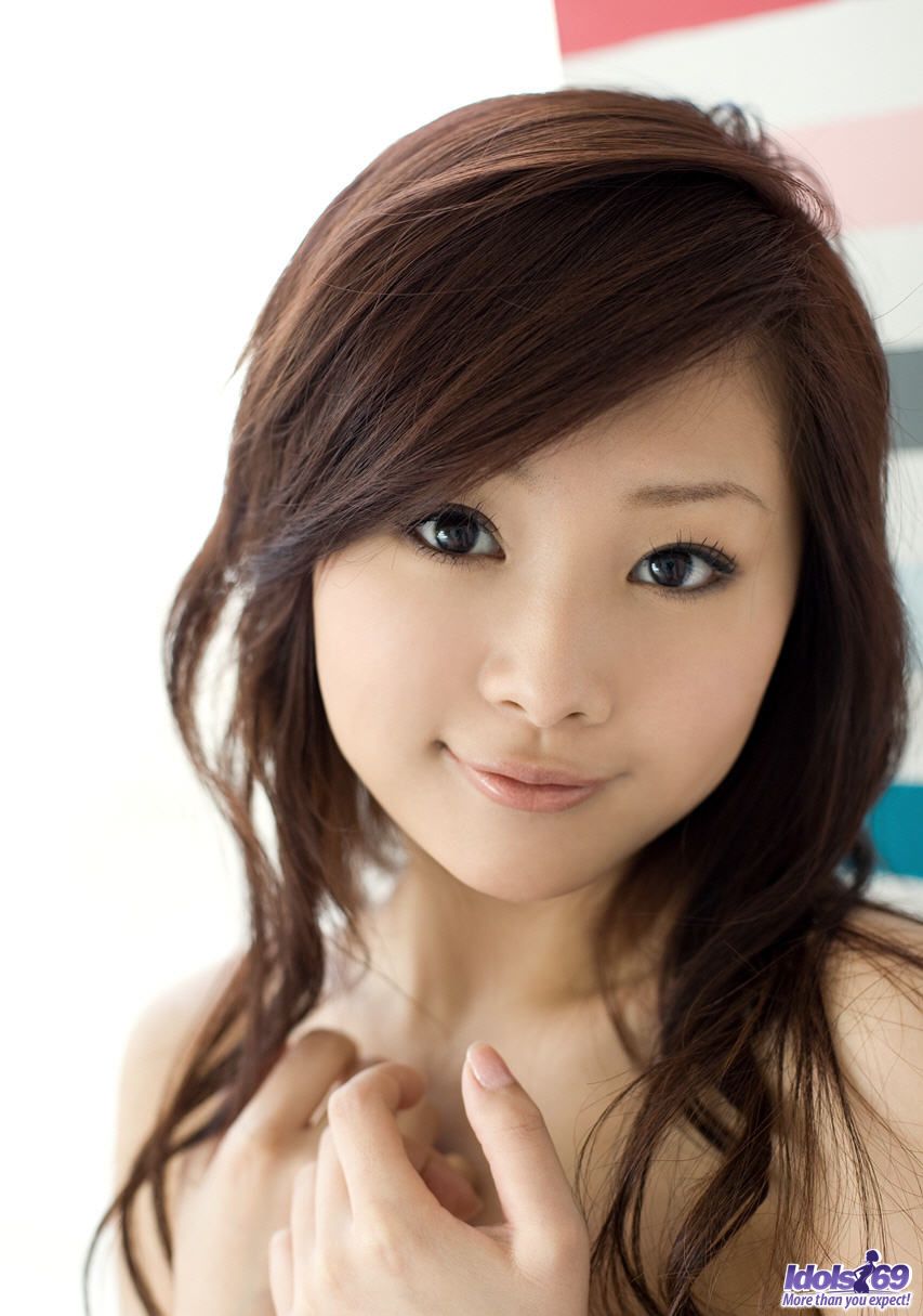 Adorable Japanese teen Suzuka Ishikawa stands naked after slowly disrobing foto porno #423752291