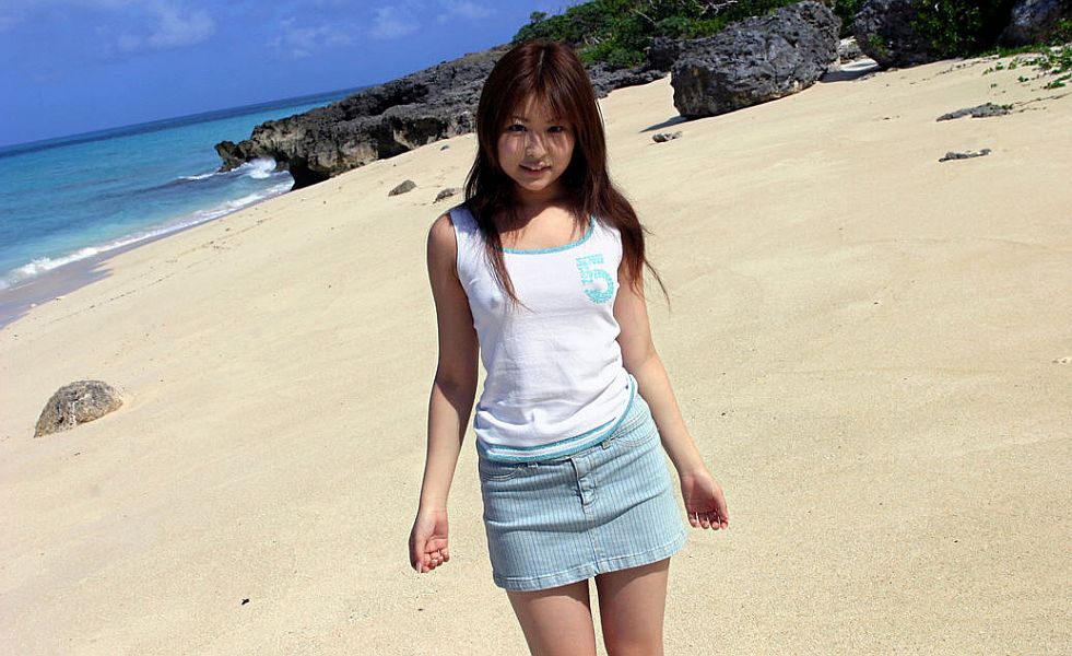 Adorable Japanese girl Miyu Sugiura frees sand clad ass while getting naked Porno-Foto #425583924