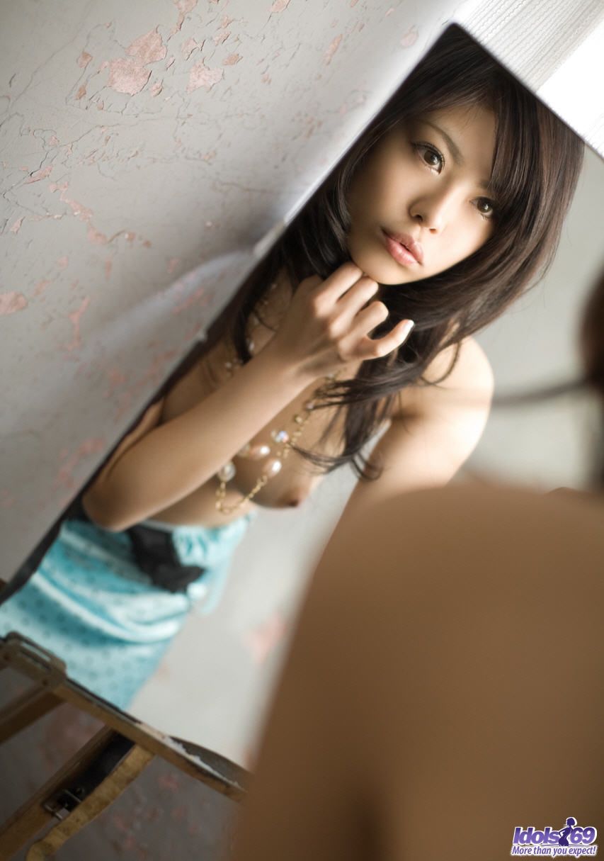 Japanese beauty China Yuki strikes great poses while slowly getting naked foto porno #428185344