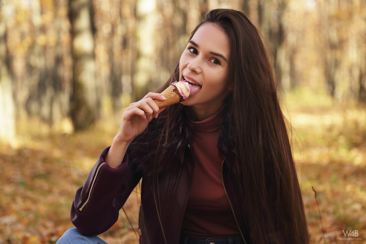 Nice Russian girl Leona Mia eats an ice cream treat in a forest while clothed порно фото #425268136 | Watch 4 Beauty Pics, Leona Mia, Jeans, мобильное порно
