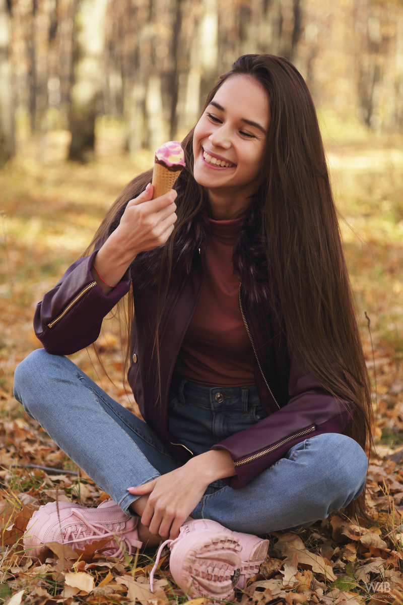 Nice Russian girl Leona Mia eats an ice cream treat in a forest while clothed ポルノ写真 #425268137 | Watch 4 Beauty Pics, Leona Mia, Jeans, モバイルポルノ