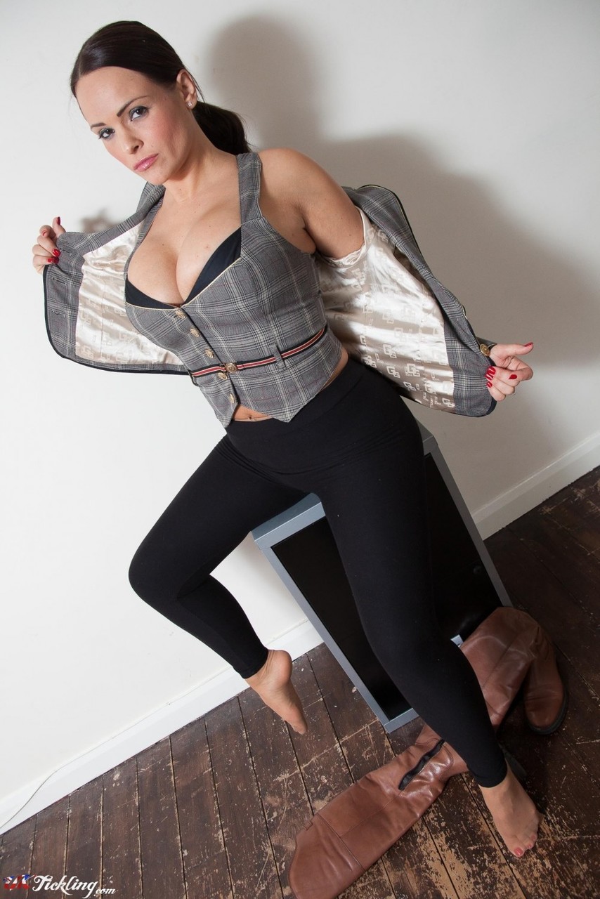 UK model Holly Mcguire sets her big tits free wearing black leggings foto porno #423696120