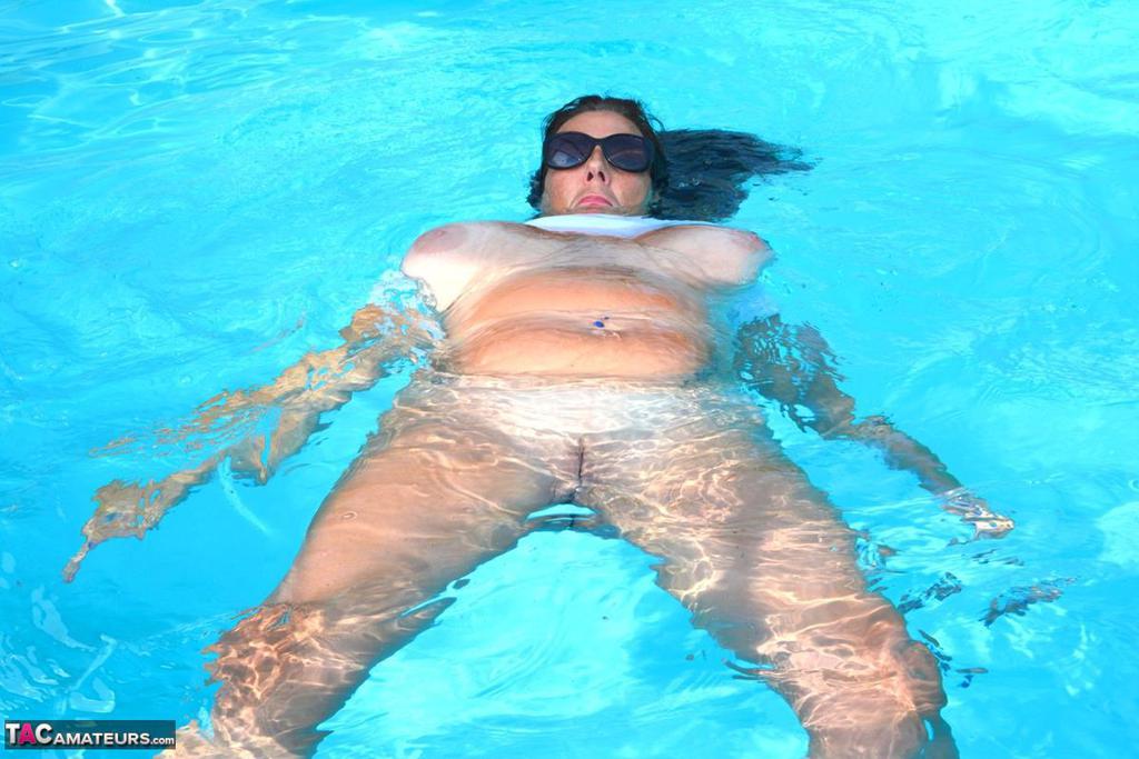 British amateur Lu Lu Lush releases her huge tits from a wet T-shirt in a pool порно фото #428697652 | TAC Amateurs Pics, Lu Lu Lush, Pool, мобильное порно