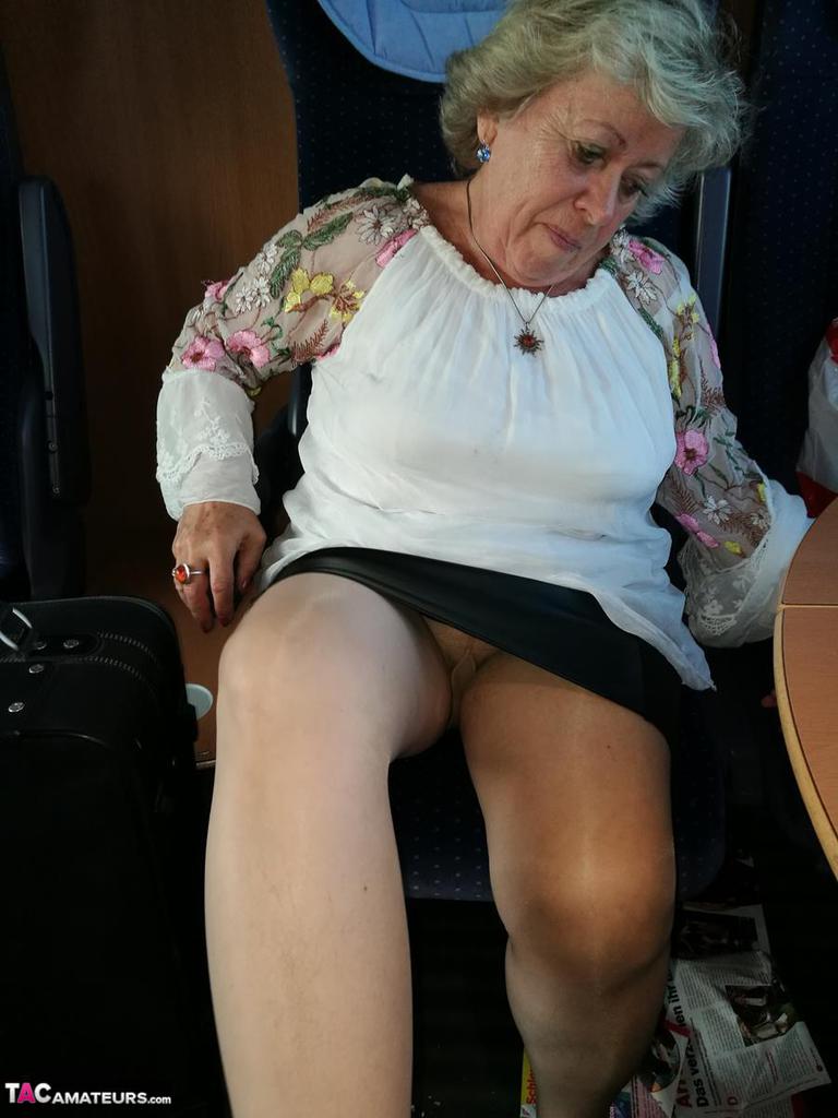 Far grandmother Caro flashes pubic hairs that escape her upskirt underwear 色情照片 #424462264 | TAC Amateurs Pics, Caro, Granny, 手机色情