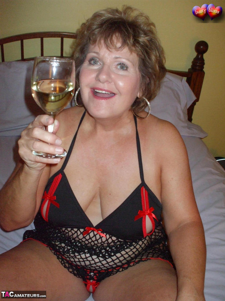 Older woman Busty Bliss licks her toy boy's dick over a glass of wine porno foto #428600549 | TAC Amateurs Pics, Busty Bliss, Chubby, mobiele porno