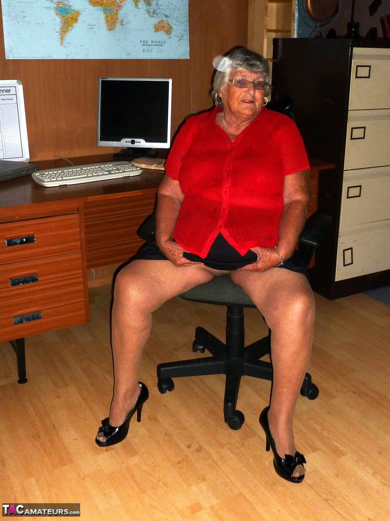 Obese British nan Grandma Libby gets totally naked on a computer desk photo porno #427037311