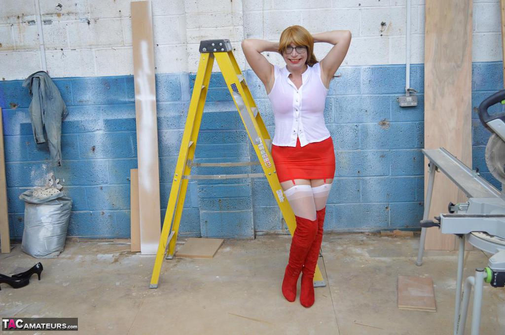 Middle-aged woman Barby Slut gets naked at a job site in OTK boots & nylons ポルノ写真 #428020178 | TAC Amateurs Pics, Barby Slut, Boots, モバイルポルノ