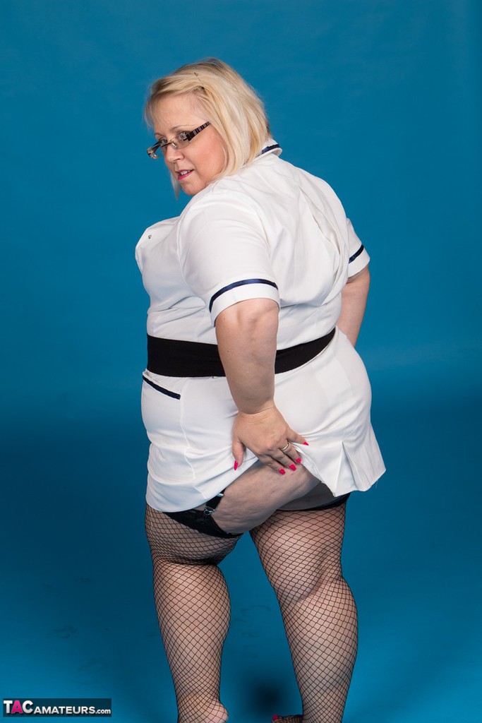 Blonde British BBW Lexie Cummings touches her boobs after flashing her big ass zdjęcie porno #425348344 | TAC Amateurs Pics, Lexie Cummings, Nurse, mobilne porno