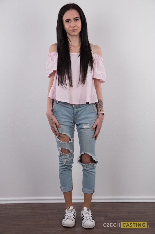 Long haired female Barbora models in ripped jeans before standing bare naked 色情照片 #424141222 | Czech Casting Pics, Barbora, MILF, 手机色情