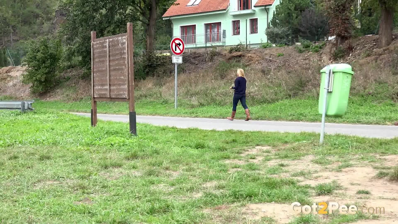 Thick blond chick Jenna Lovely squats for a piss next to bench beside the road zdjęcie porno #428724980 | Got 2 Pee Pics, Jenna Lovely, Pissing, mobilne porno
