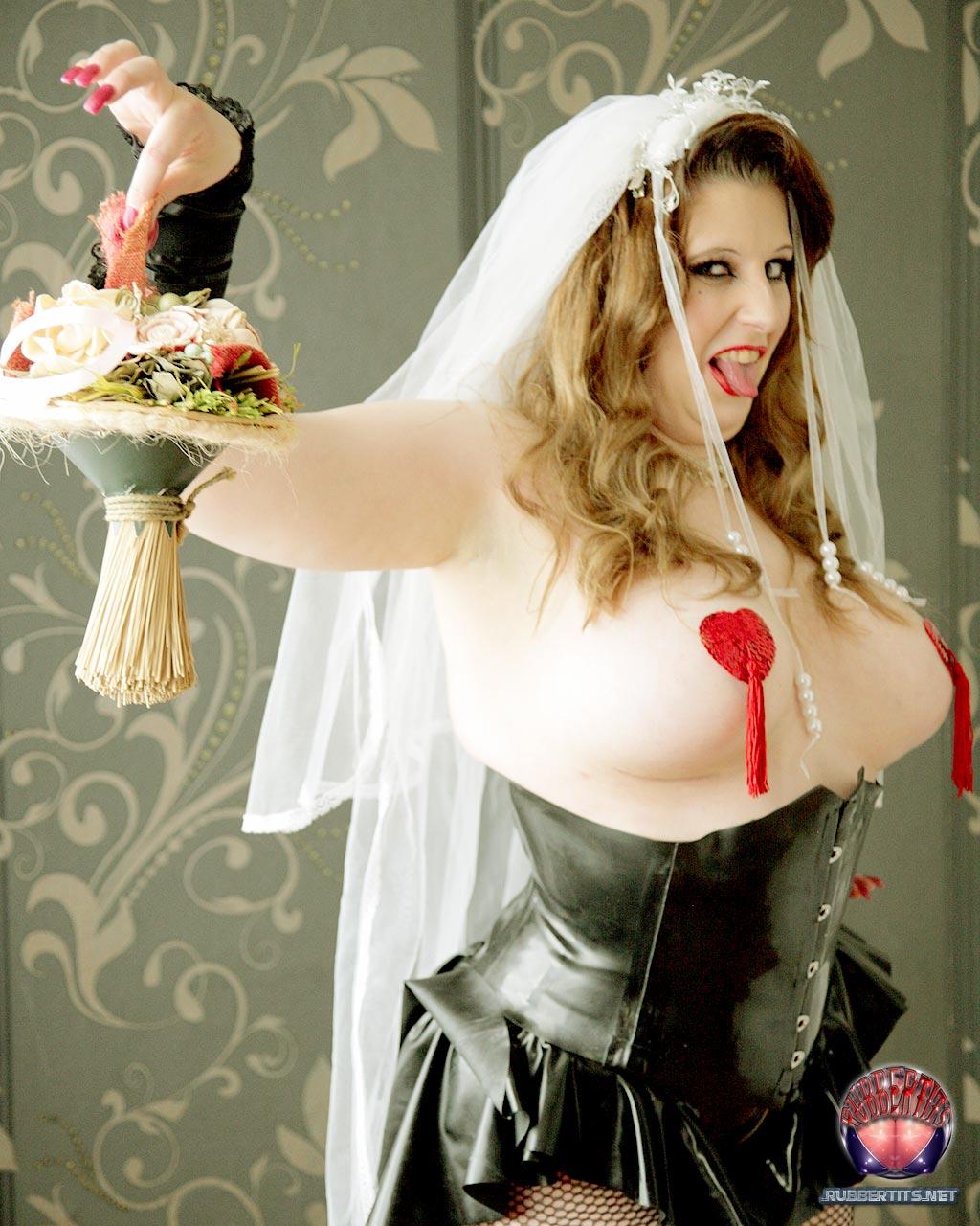 Rubber Tits The Bride Part 3 포르노 사진 #425788308