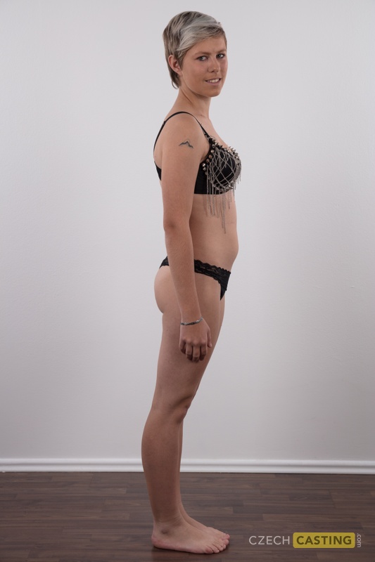 Short haired girl Michaela stands naked during her nude posing premiere 色情照片 #428596507 | Czech Casting Pics, Michaela, Short Hair, 手机色情