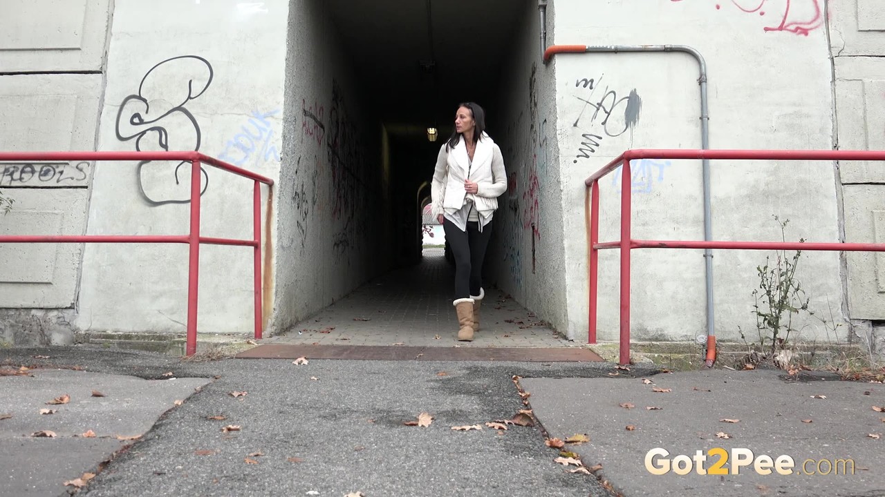 Eveline Neill pisses on the ground in the city ポルノ写真 #425313401 | Got 2 Pee Pics, Eveline Neill, Pissing, モバイルポルノ