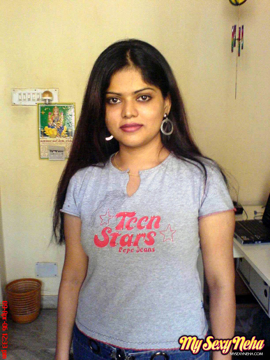 India Petite Sex - Petite Indian girl uncups big naturals after removing blue jeans -  PornPics.com