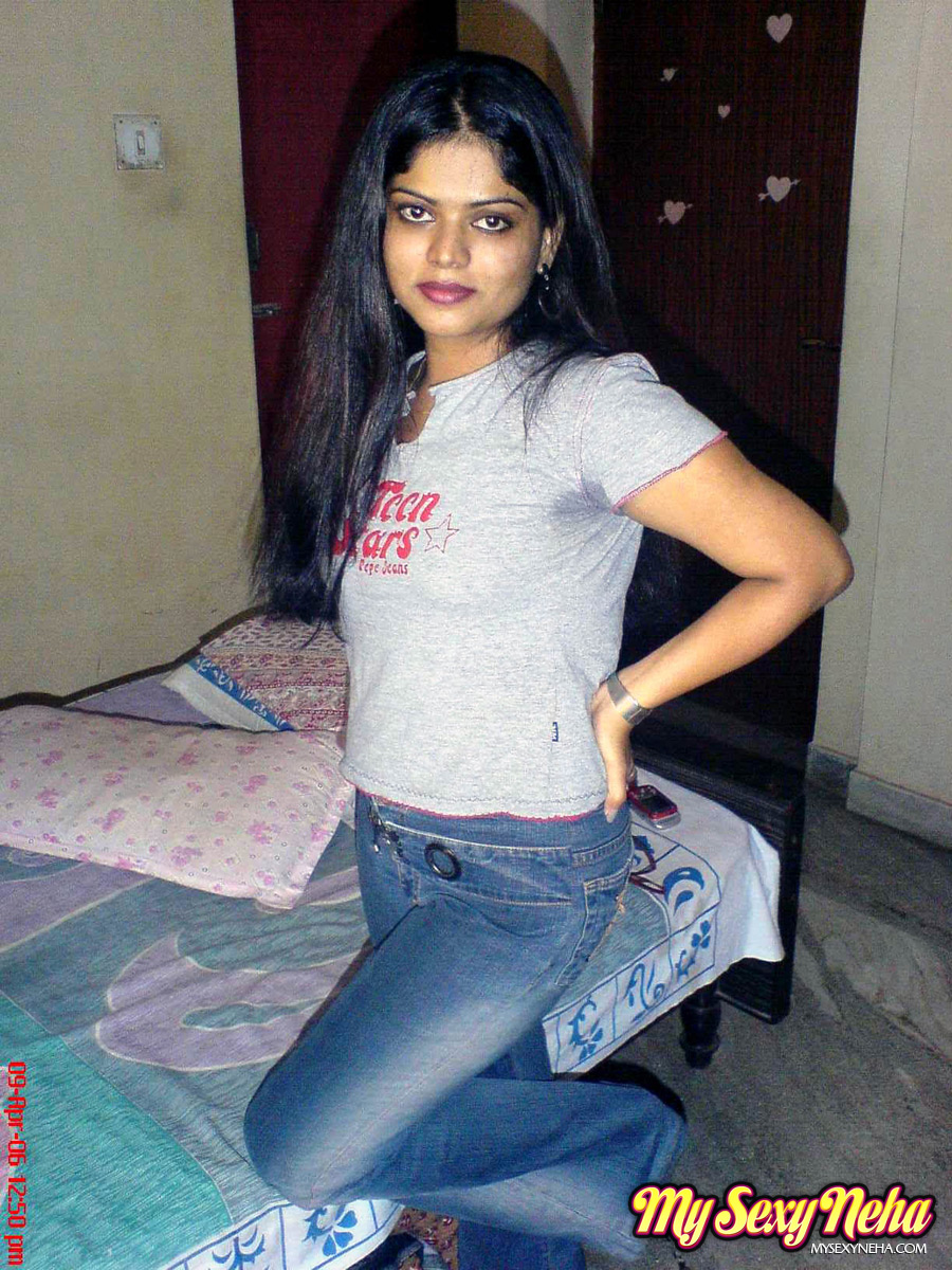 Petite Indian girl uncups big naturals after removing blue jeans -  PornPics.com