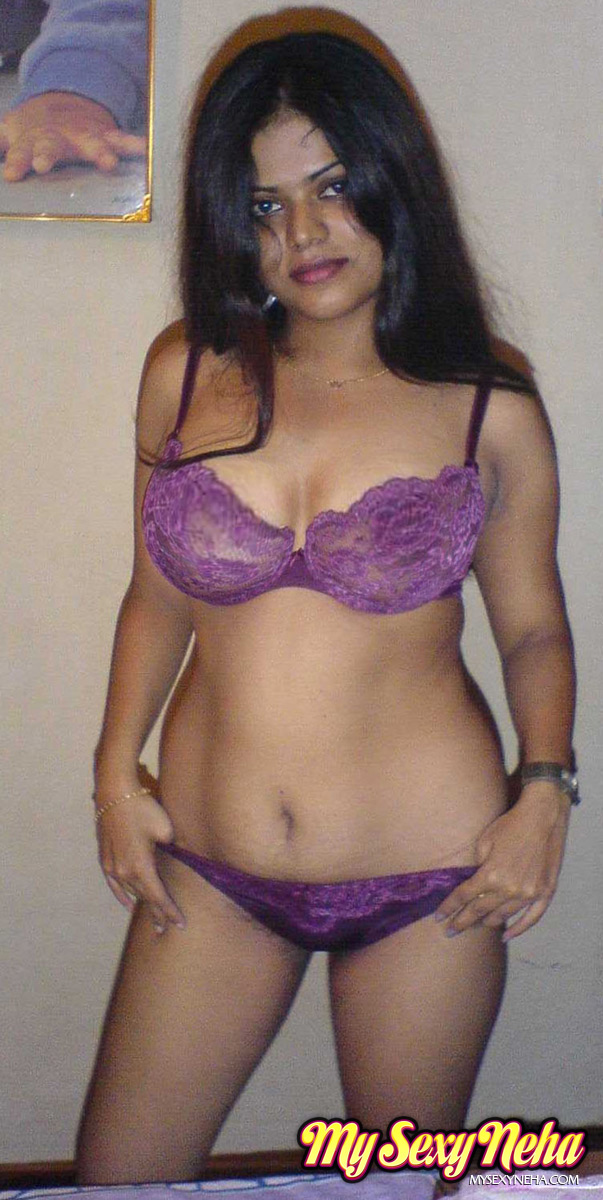 Hot Petite Indian Girl - Petite Indian girl uncups big naturals after removing blue jeans -  PornPics.com