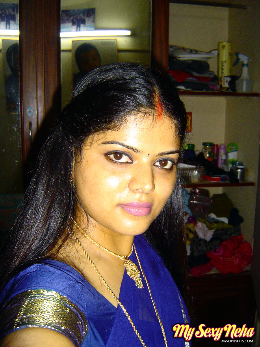 Pretty Indian girl sets her natural tits free of traditional clothing foto porno #423059721